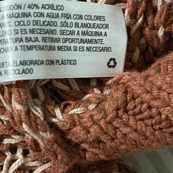 Universal Thread Open Stitch Crochet Sweater - Picture 11 of 11